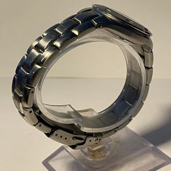 Michigan Wolverines NCAA Stainless-Steel Women's Watch by Fossil NEW (RARE) - Picture 7 of 9